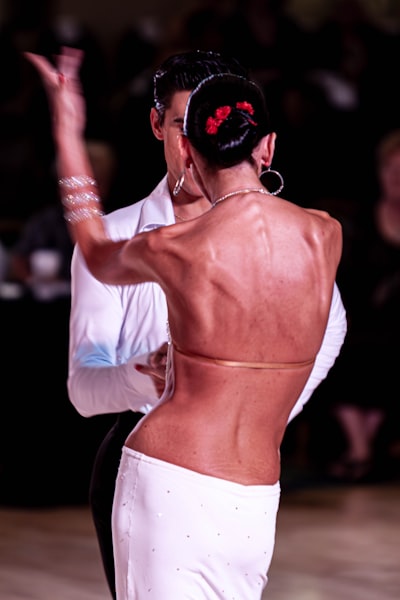 All out into dance.