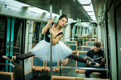 dancer in the parisian's Subway
@more pictures instagram @fabecollage 