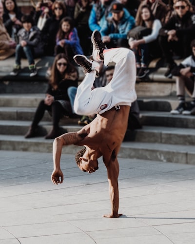 Standing | New York Street