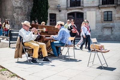 Street music in the cathedral square.